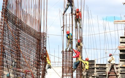 «Estrategias para Cumplir Plazos en Proyectos de Construcción»